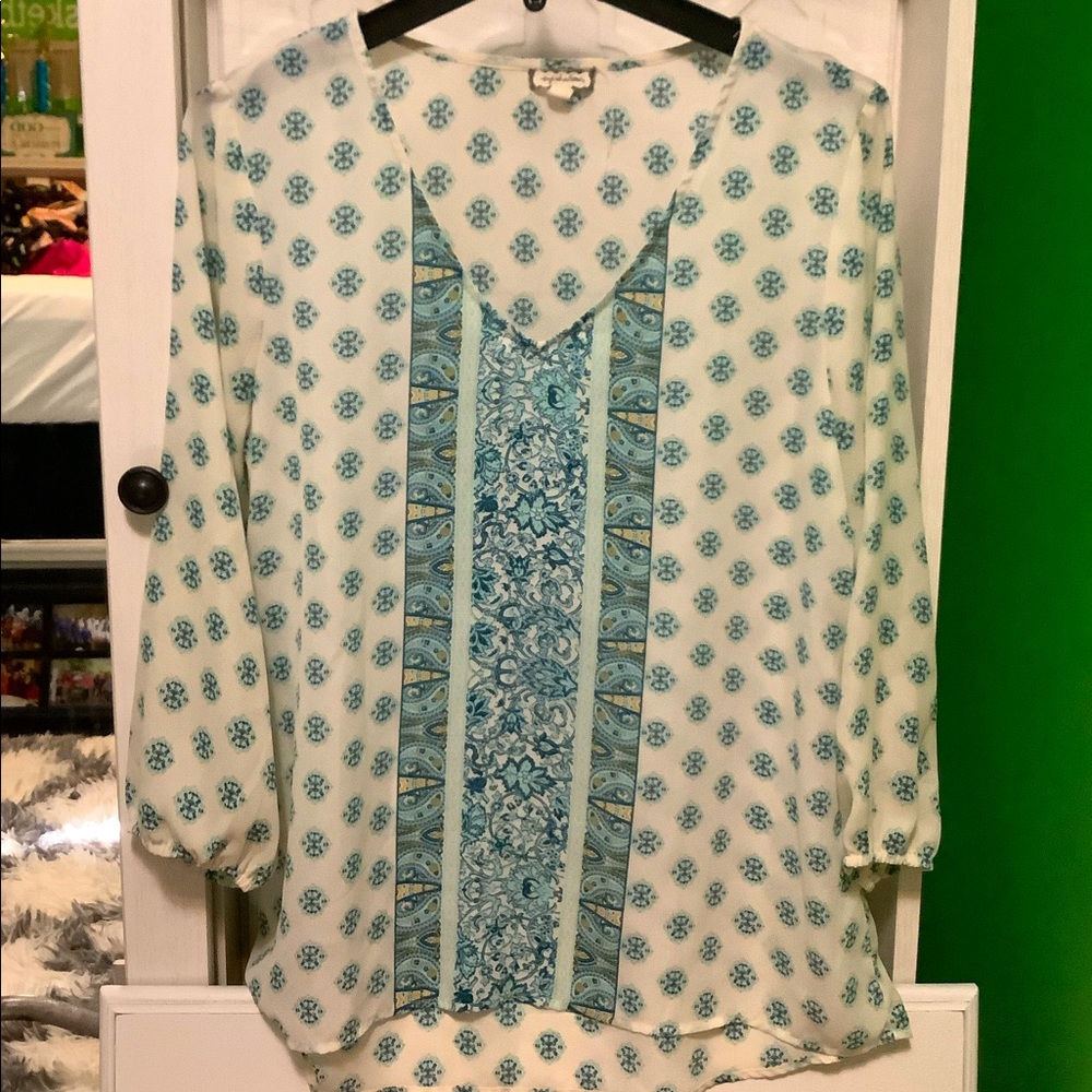 Top blouse eyeshadow size medium EUC!